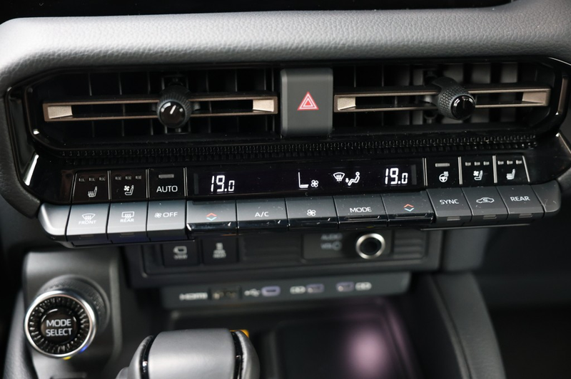 Toyota Land Cruiser 2.8 D-4D 5DRS PROFESSIONAL A/T VAN — photo 19