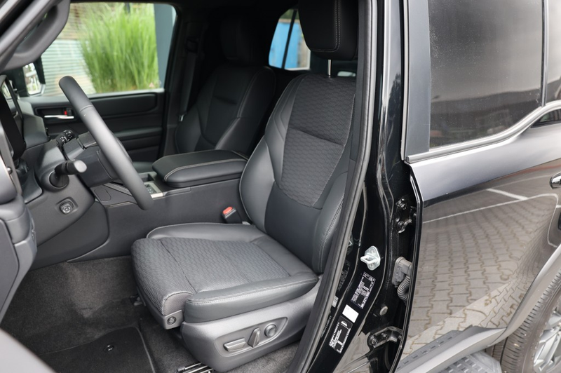 Toyota Land Cruiser 2.8 D-4D 5DRS PROFESSIONAL A/T VAN — photo 10