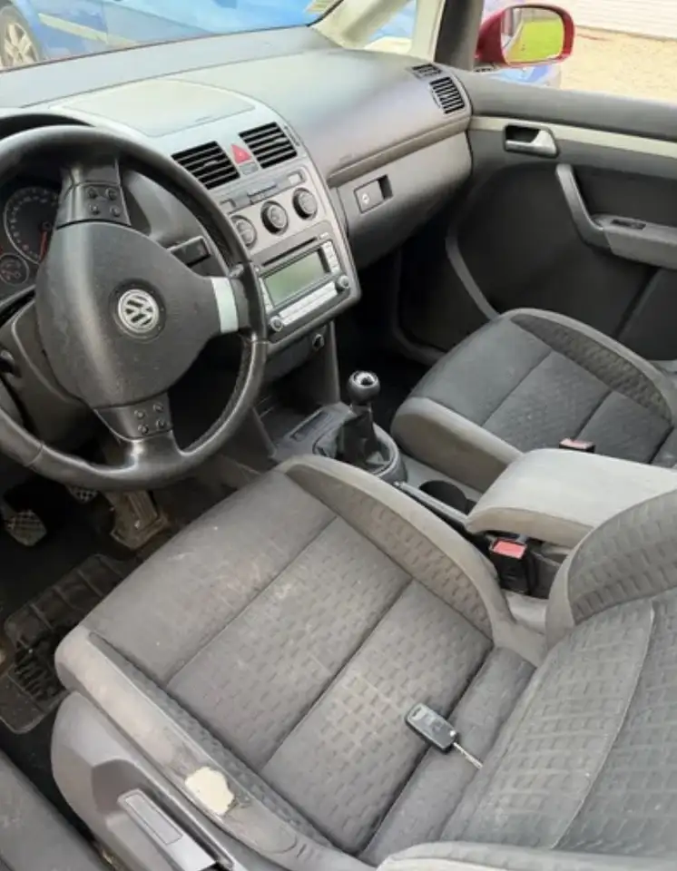 Volkswagen Touran 2.0 16S TDI 140 Confort DSG