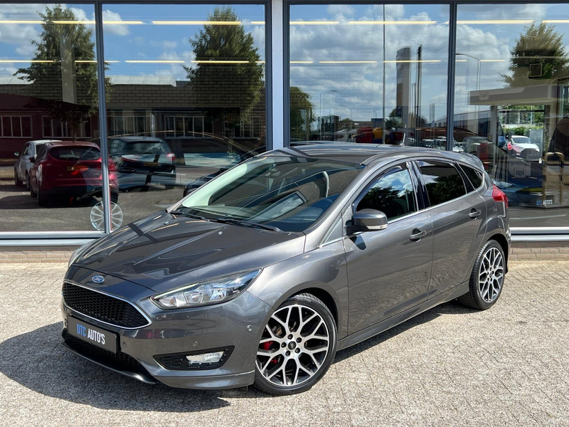 Ford Focus 1.0 EcoBoost Hatchback | ST-line | — photo 3