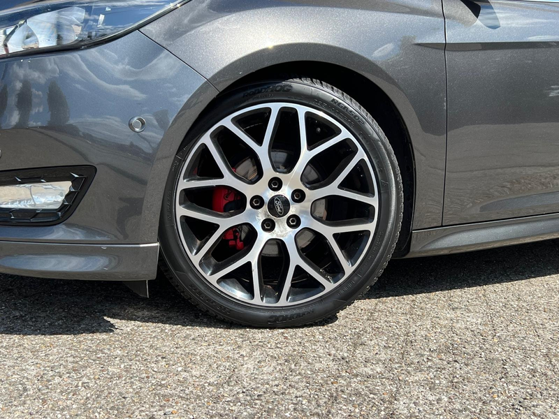 Ford Focus 1.0 EcoBoost Hatchback | ST-line | — photo 5