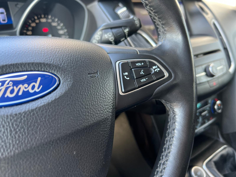 Ford Focus 1.0 EcoBoost Hatchback | ST-line | — photo 11