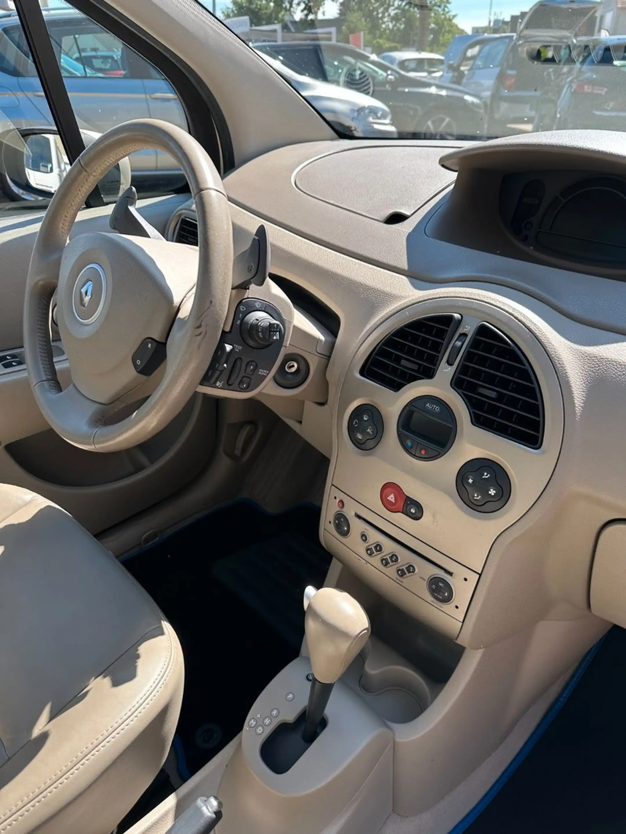 Renault Modus 1.6 L *AUTOMATIK*LEDER*PANO*ALLWETTER* — photo 14