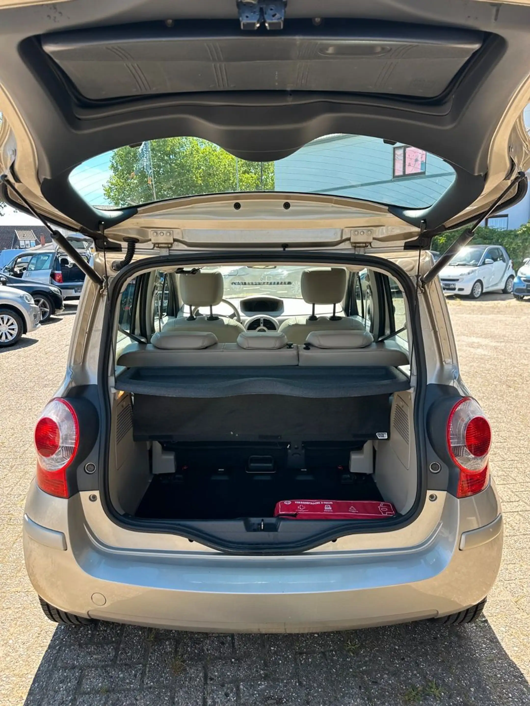 Renault Modus 1.6 L *AUTOMATIK*LEDER*PANO*ALLWETTER* — photo 6
