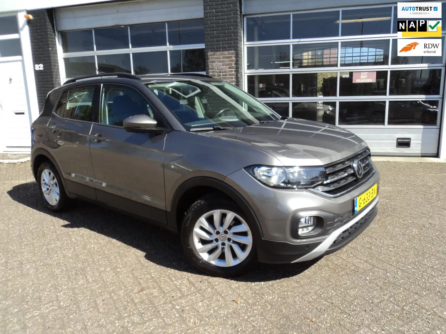 Volkswagen T-Cross 1.0 TSI Life Dodehoekdetectie Navi Stoelverwarming Grijs - 1