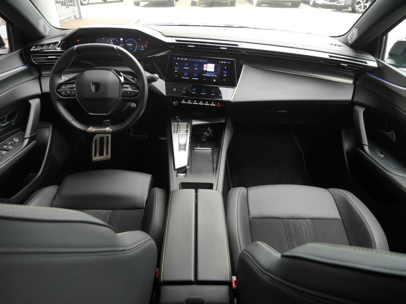Peugeot 408 1.6 HYbrid GT 225 EAT8 First Edition | Plug in Hyb — photo 7