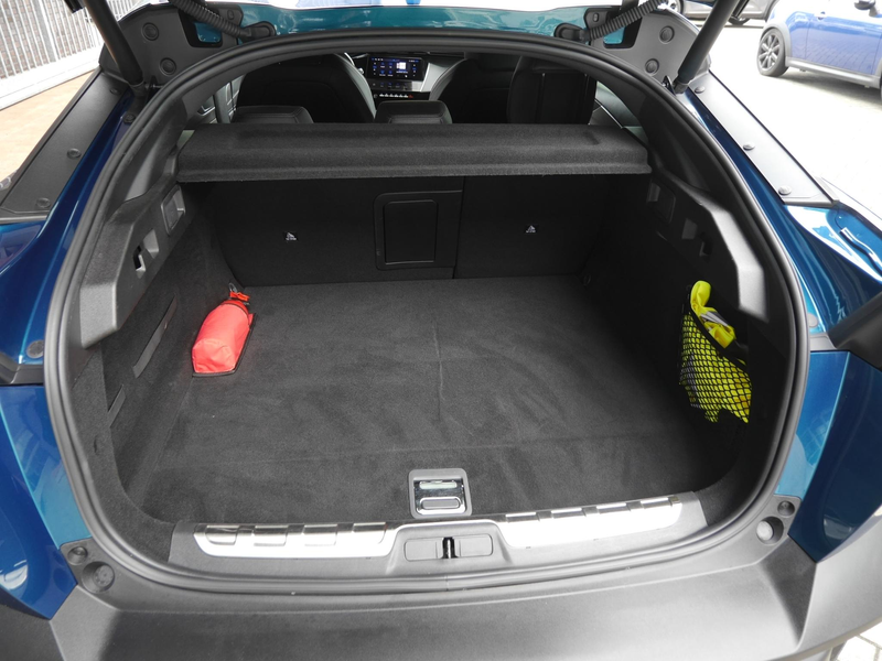 Peugeot 408 1.6 HYbrid GT 225 EAT8 First Edition | Plug in Hyb — photo 11