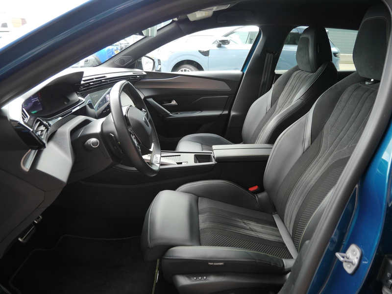 Peugeot 408 1.6 HYbrid GT 225 EAT8 First Edition | Plug in Hyb — photo 9