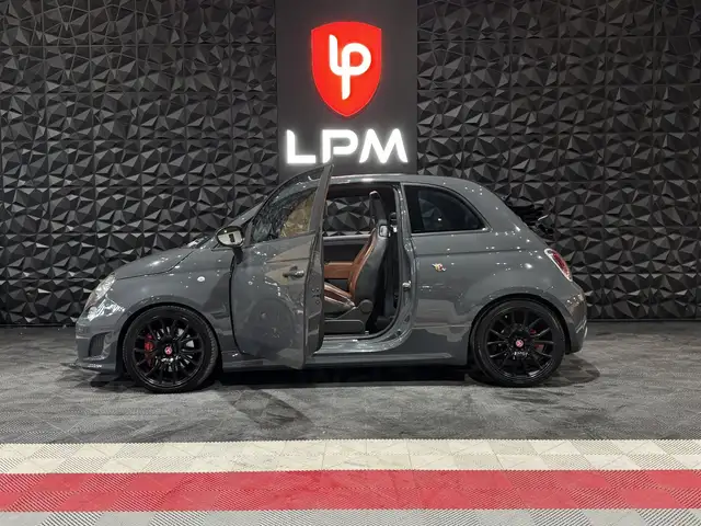Abarth 500c view 4