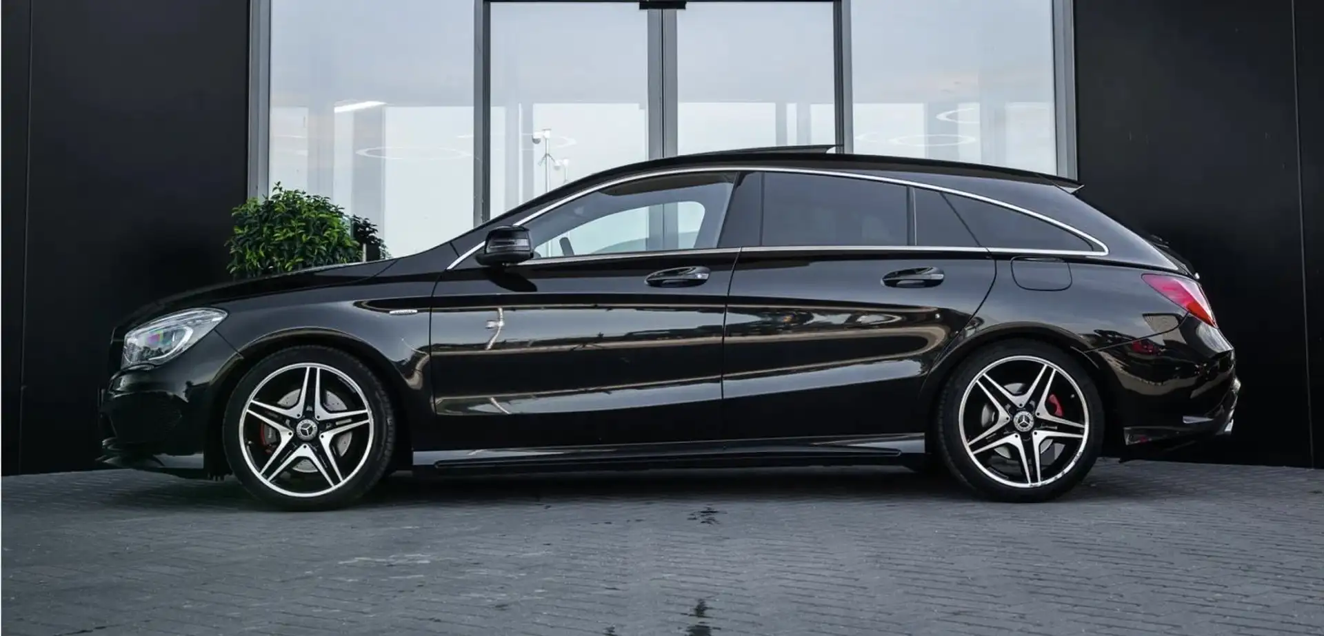 Mercedes-Benz CLA 250 AMG LINE FULL OPTION 4MATIC SPORT, automaat Noir - 1