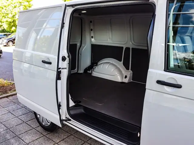 Volkswagen T6 view 7