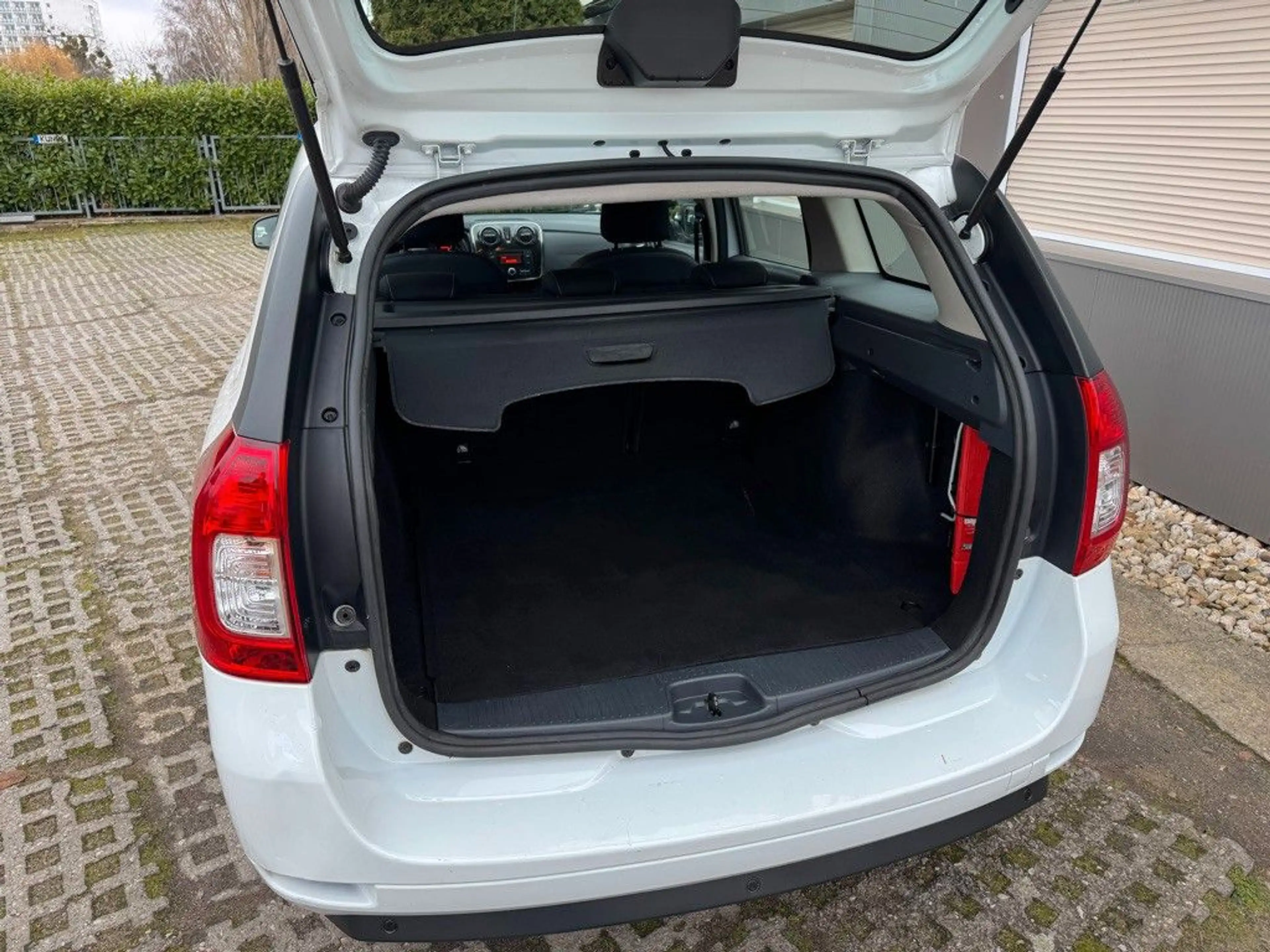 Dacia Logan MCV II Kombi Comfort 1HAND*KLIMA* — photo 4