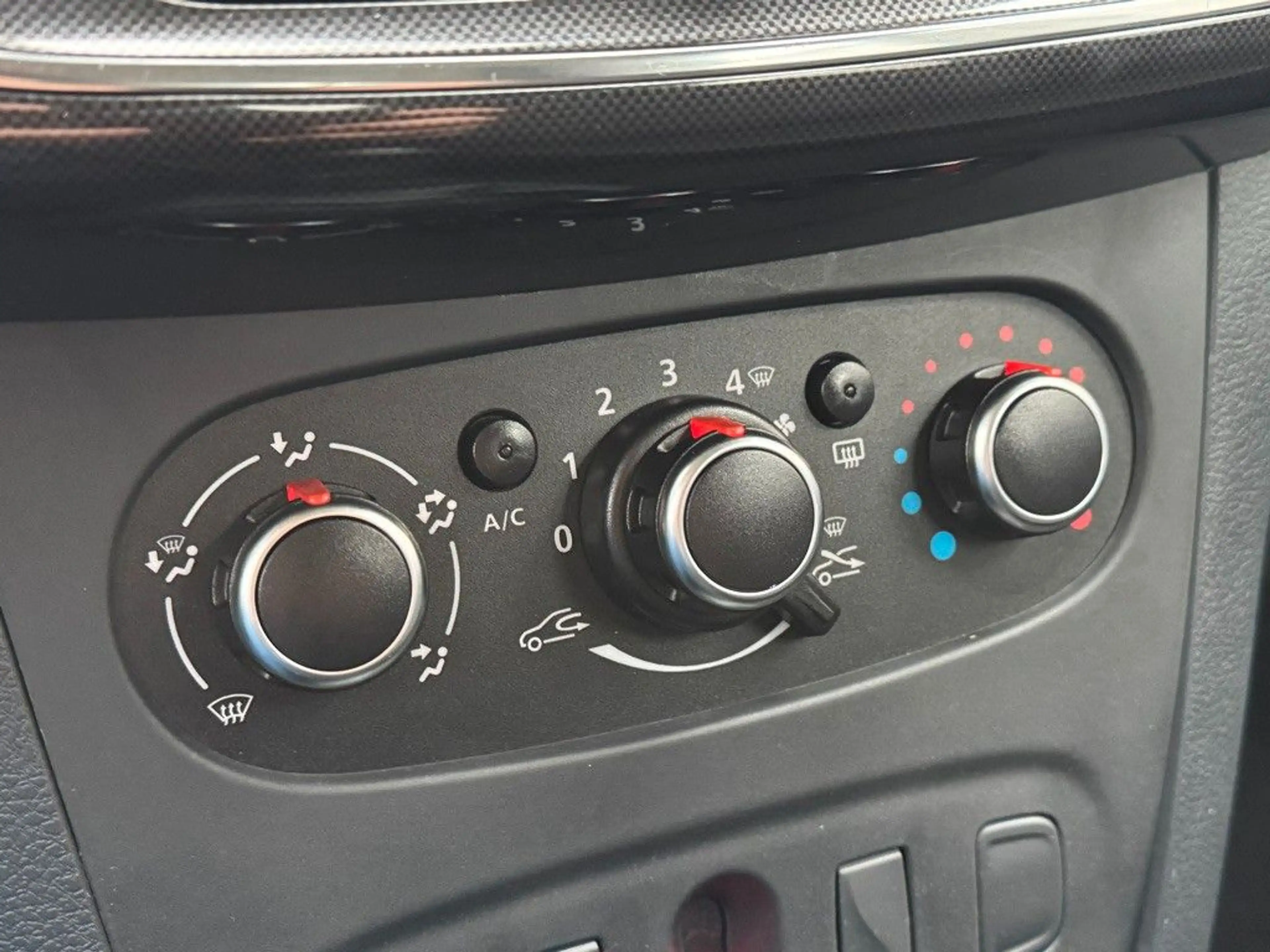 Dacia Logan MCV II Kombi Comfort 1HAND*KLIMA* — photo 13
