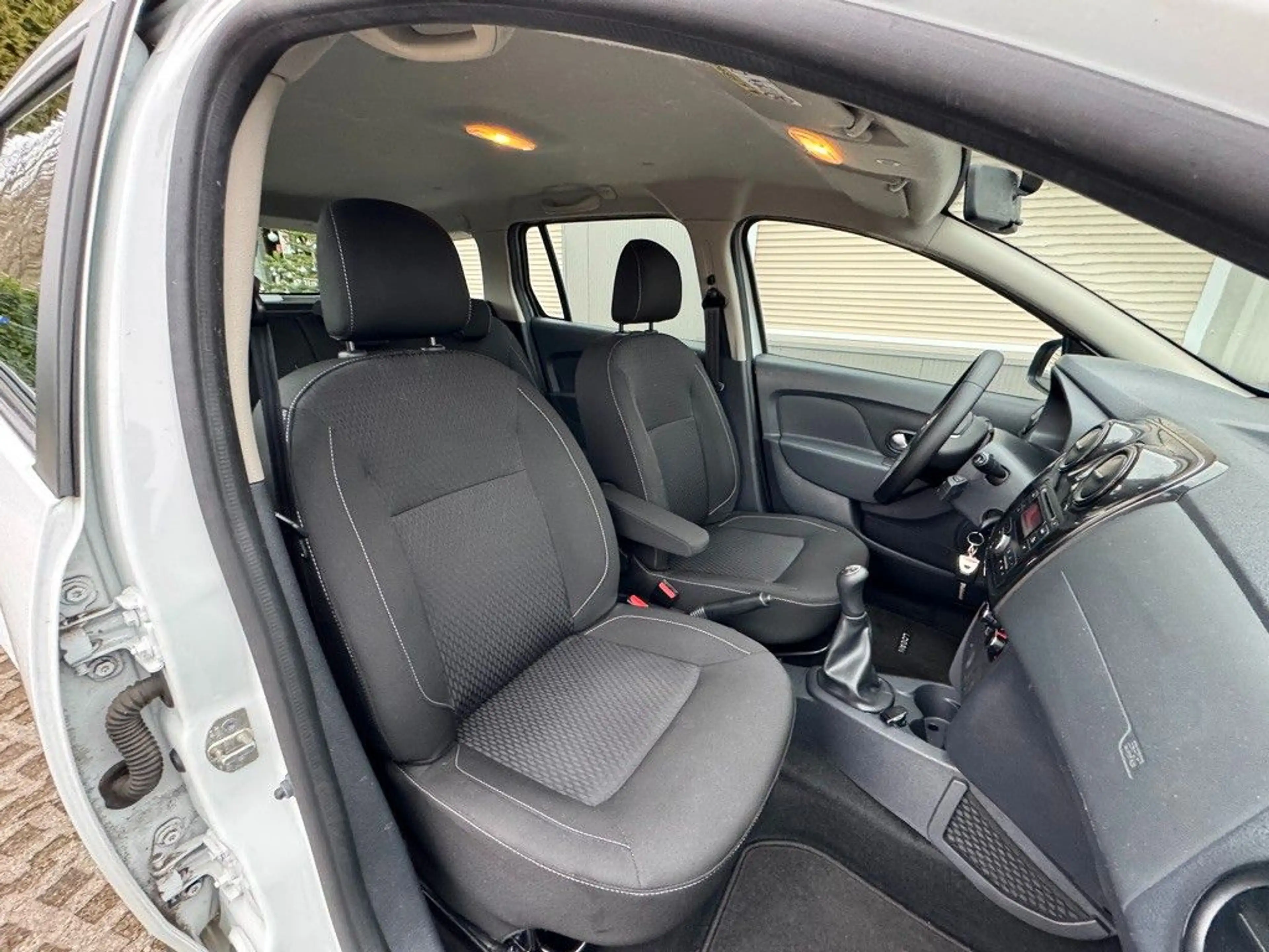 Dacia Logan MCV II Kombi Comfort 1HAND*KLIMA* — photo 9