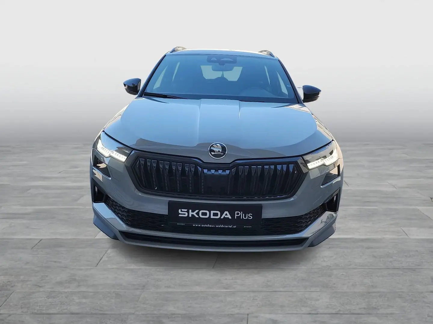 Skoda Karoq Sportline TSI DSG ACT Grau - 2