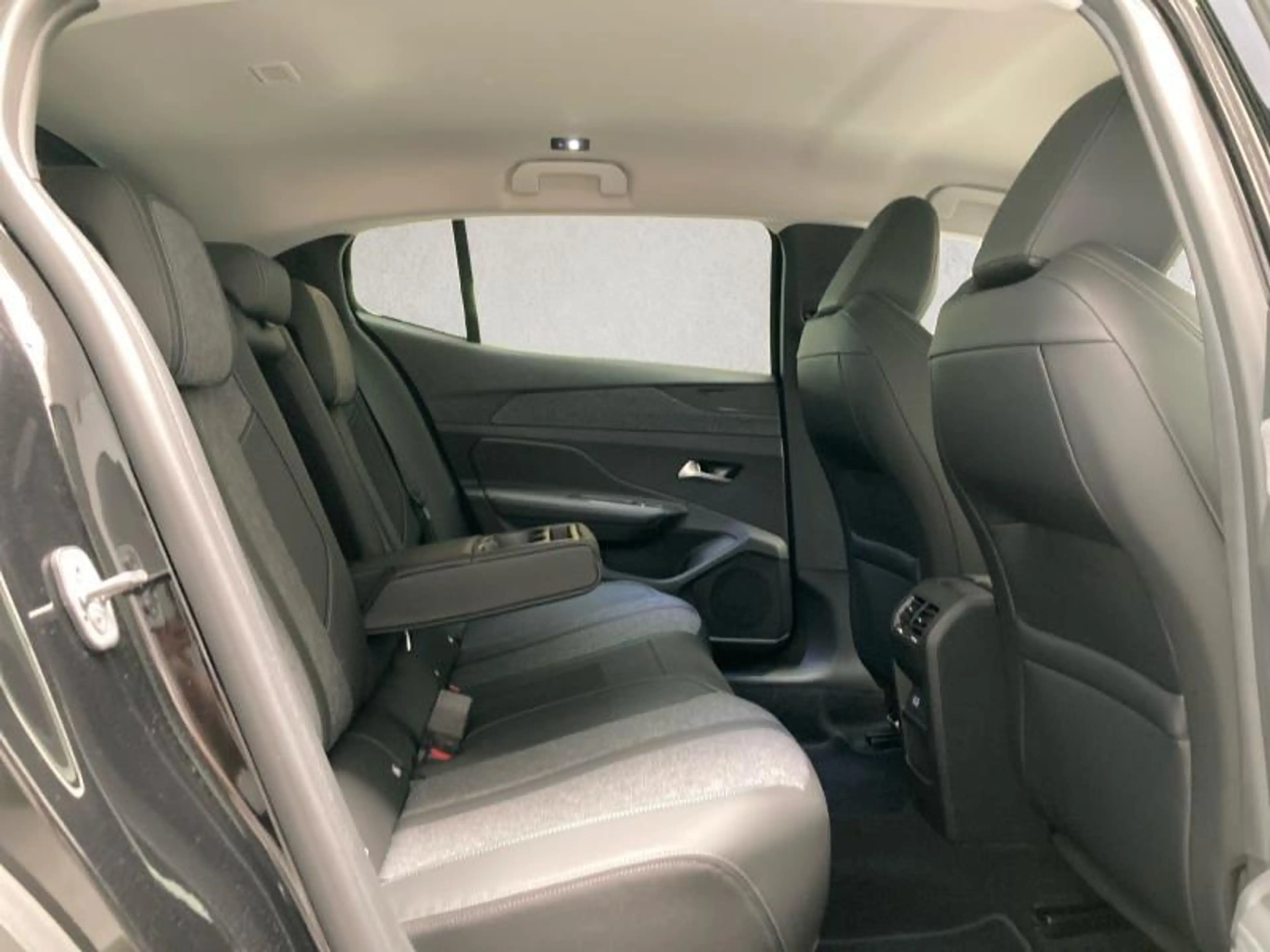 Peugeot 408 ALLURE — photo 13