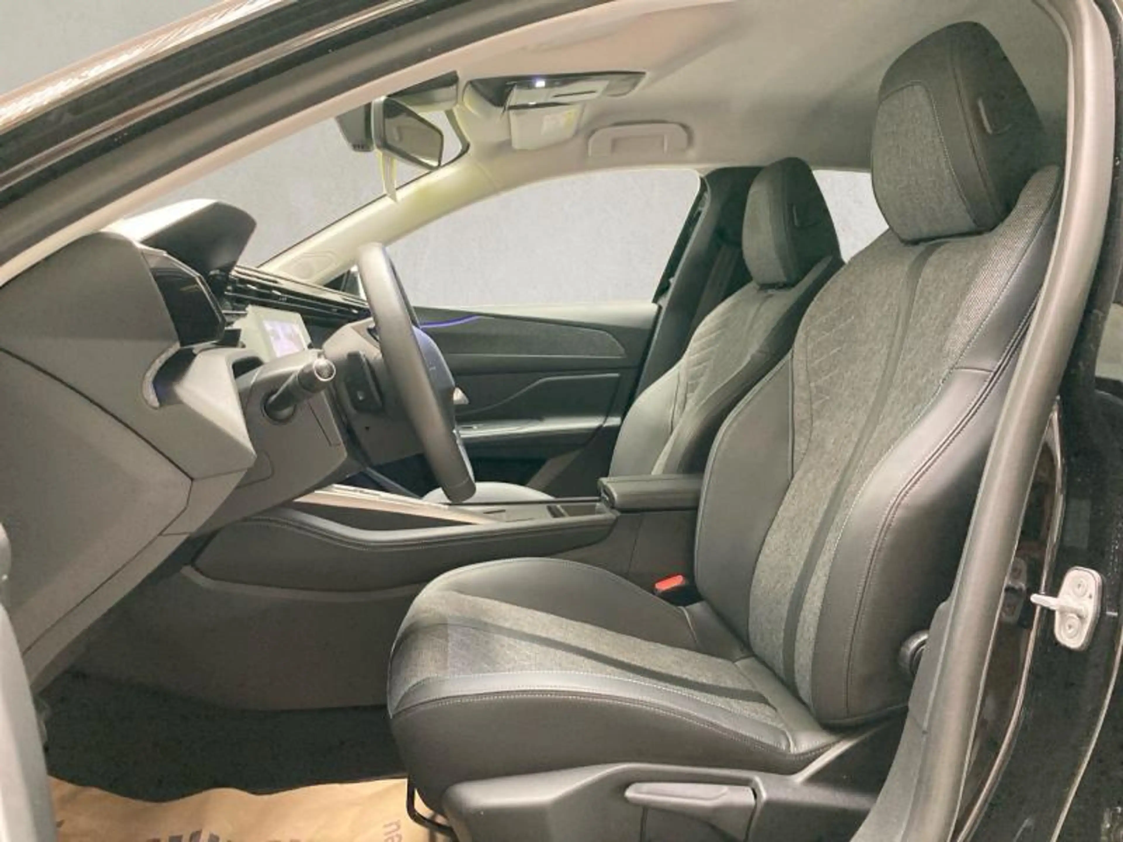 Peugeot 408 ALLURE — photo 11