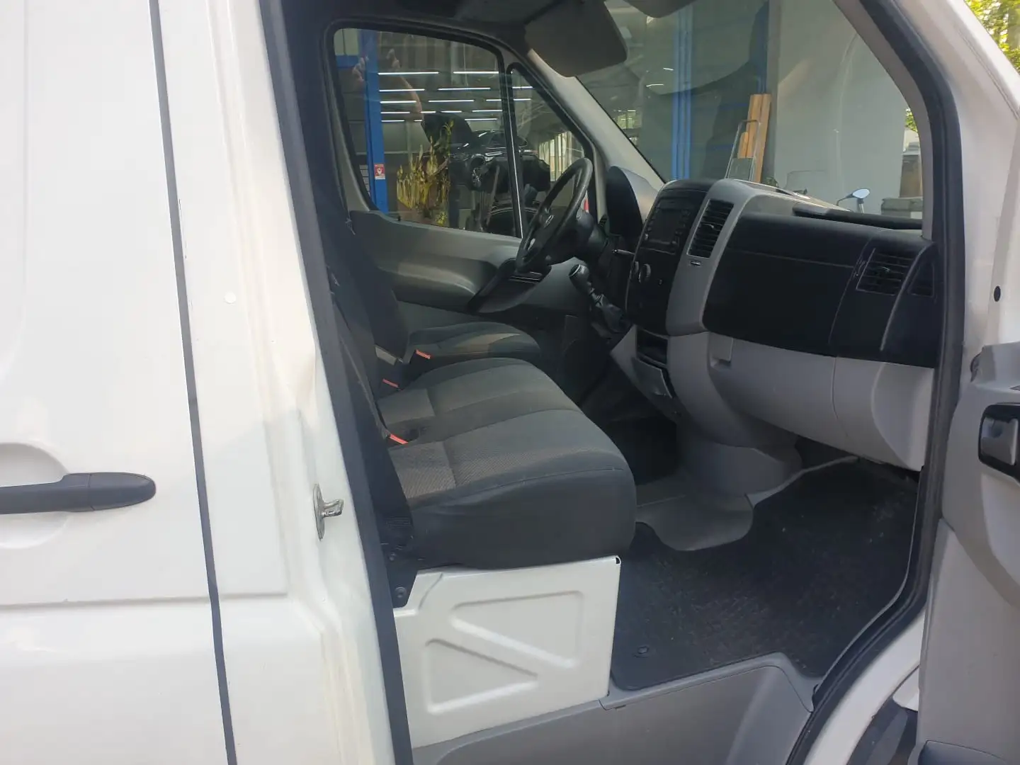 Volkswagen Crafter - 1
