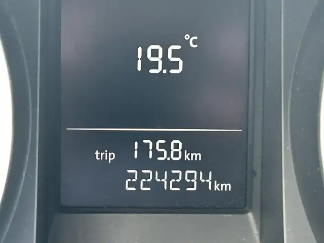 Volkswagen Golf view 8