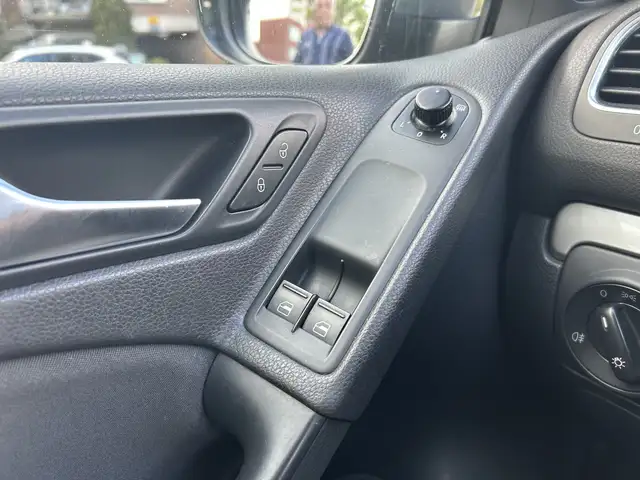 Volkswagen Golf view 12