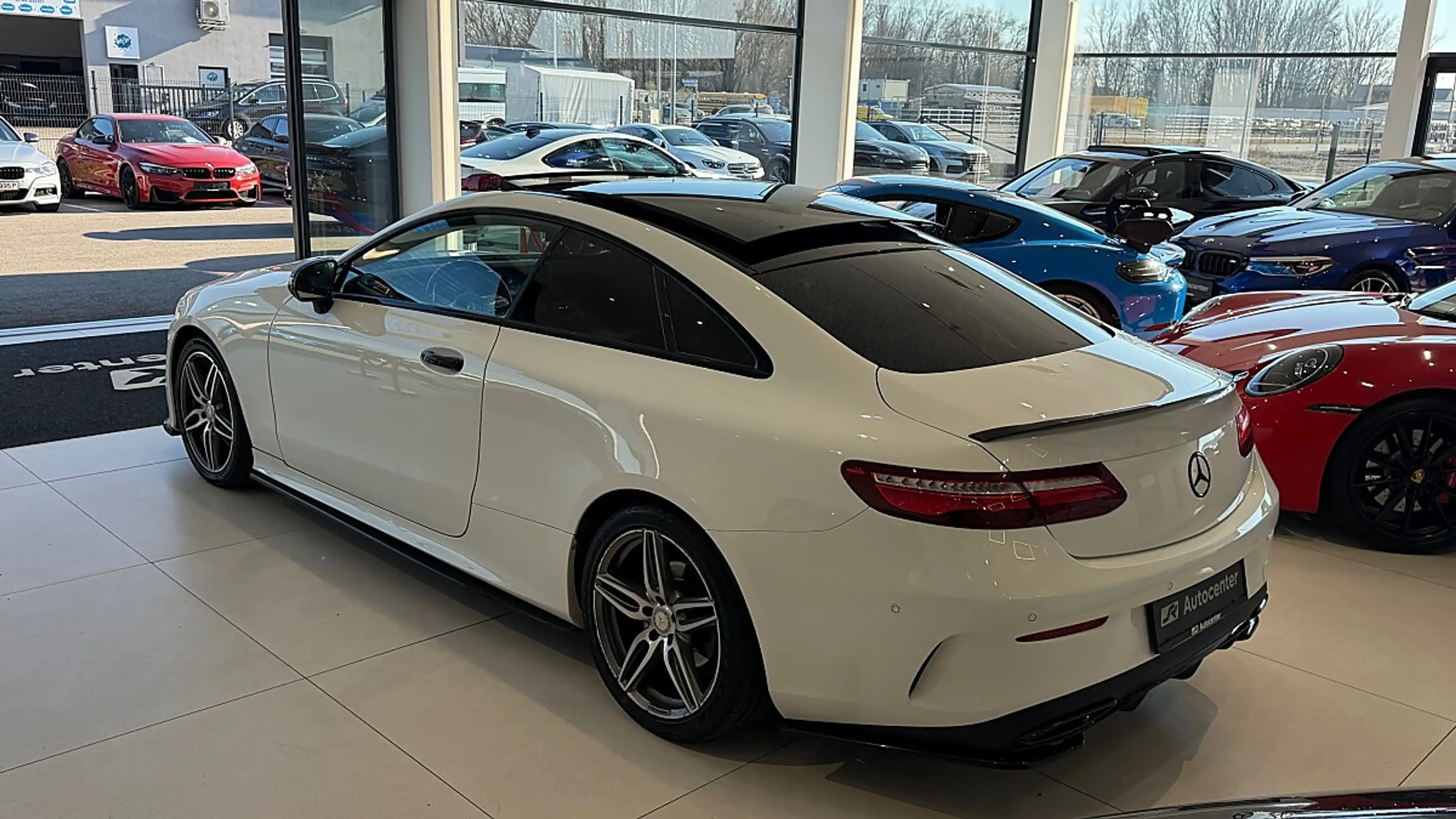 Mercedes-Benz E 220 d Aut. AMG-Line*360*Memory*Pano* — photo 15