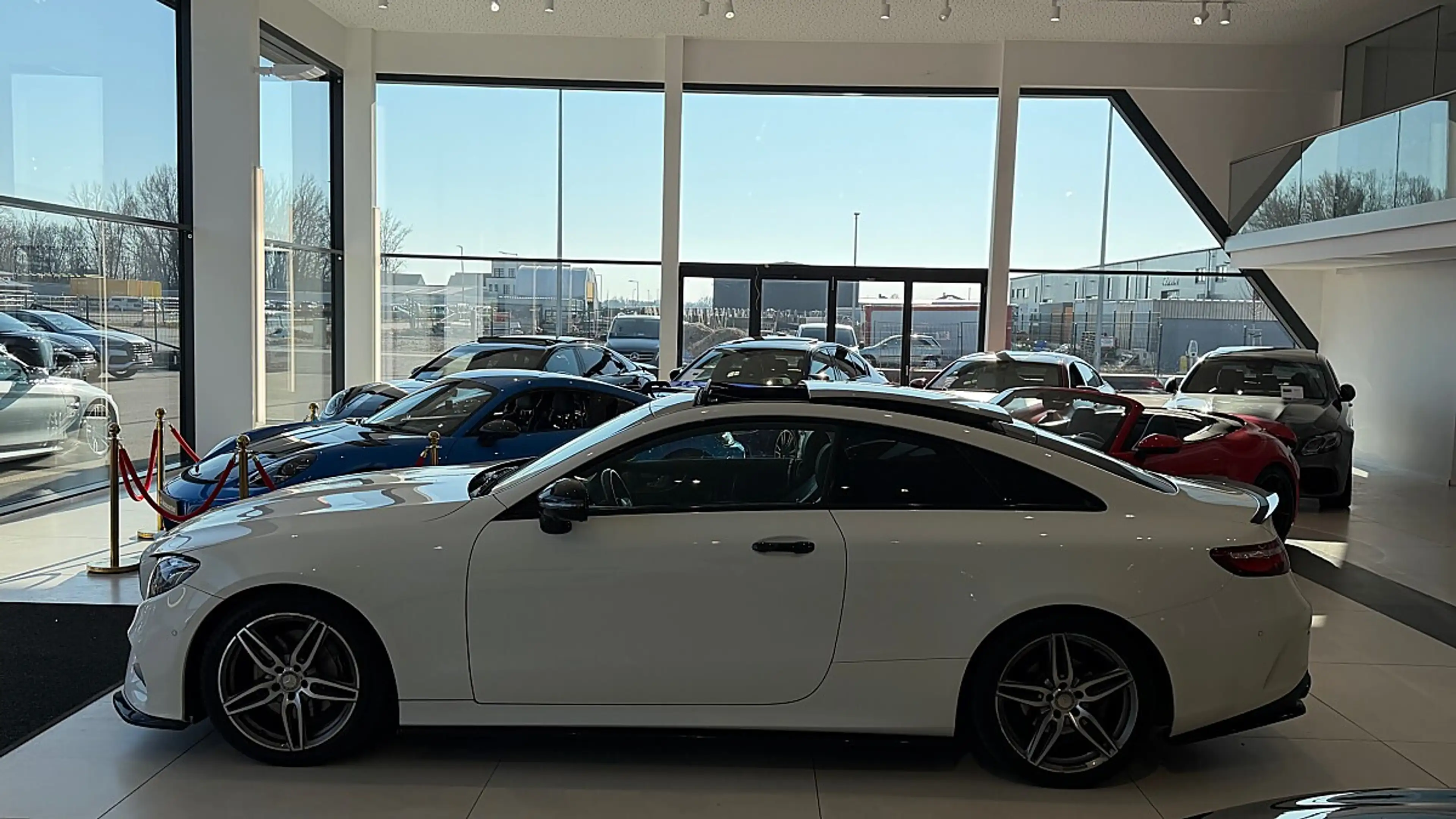 Mercedes-Benz E 220 d Aut. AMG-Line*360*Memory*Pano* — photo 10