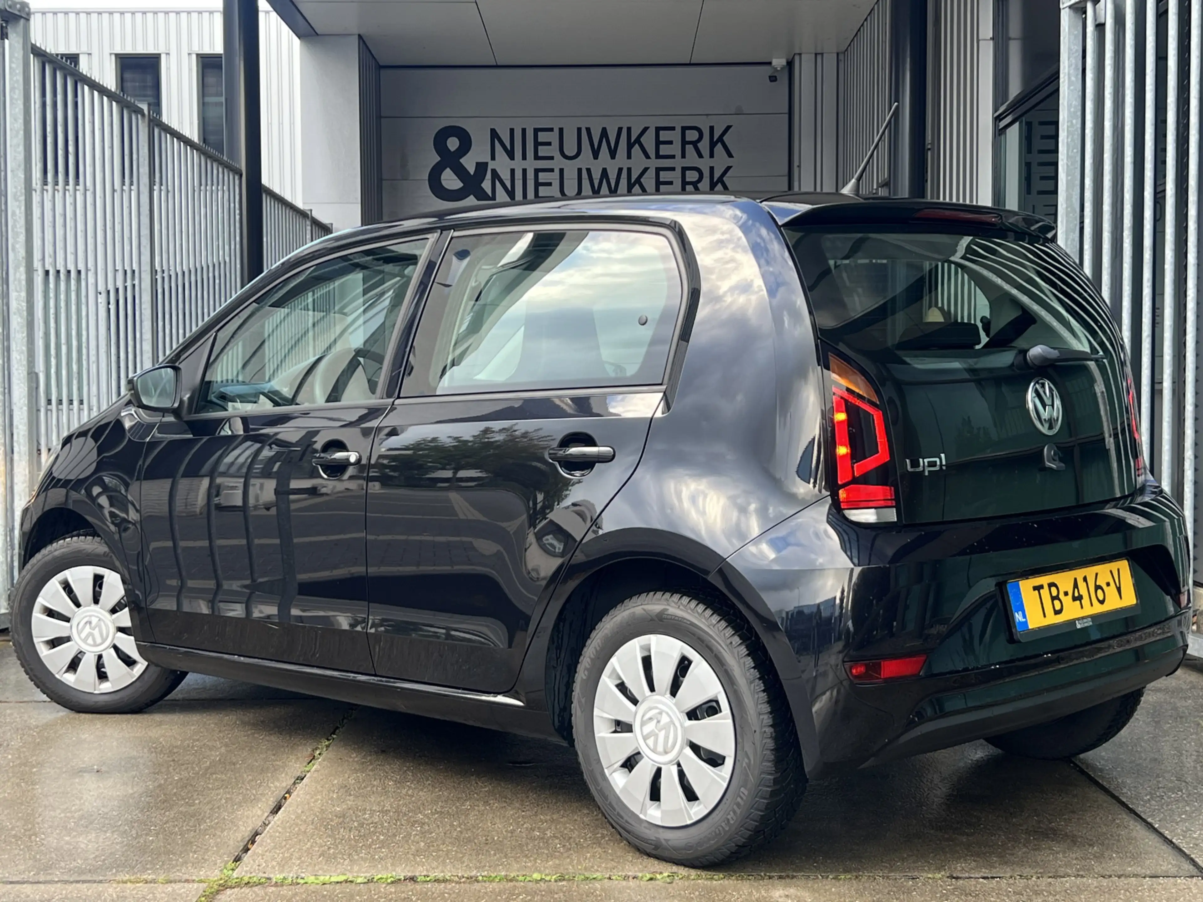 Volkswagen up! 1.0 BMT move up! 5 Deurs | AIRCO | DAB | BLUETOOTH — photo 4