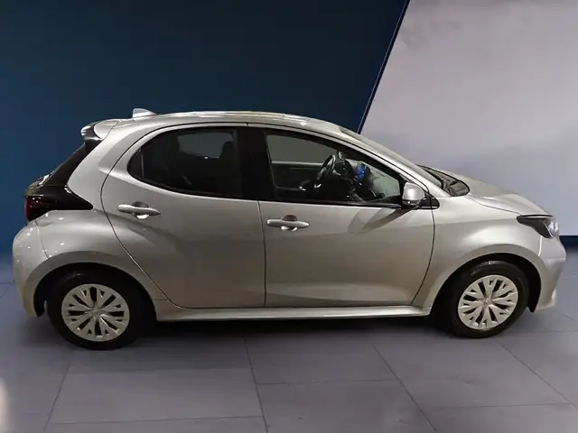 Toyota Yaris view 5
