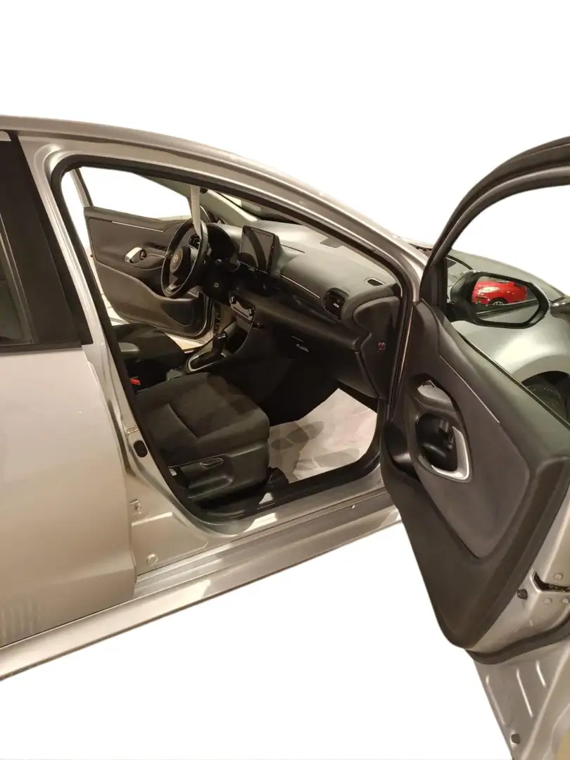 Toyota Yaris Yaris 1.5 Hybrid 5 porte Active PRONTA CONSEGNA Silber - 2