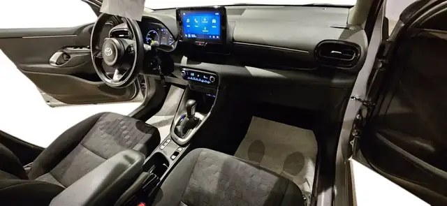 Toyota Yaris view 18