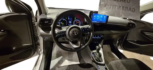 Toyota Yaris view 9