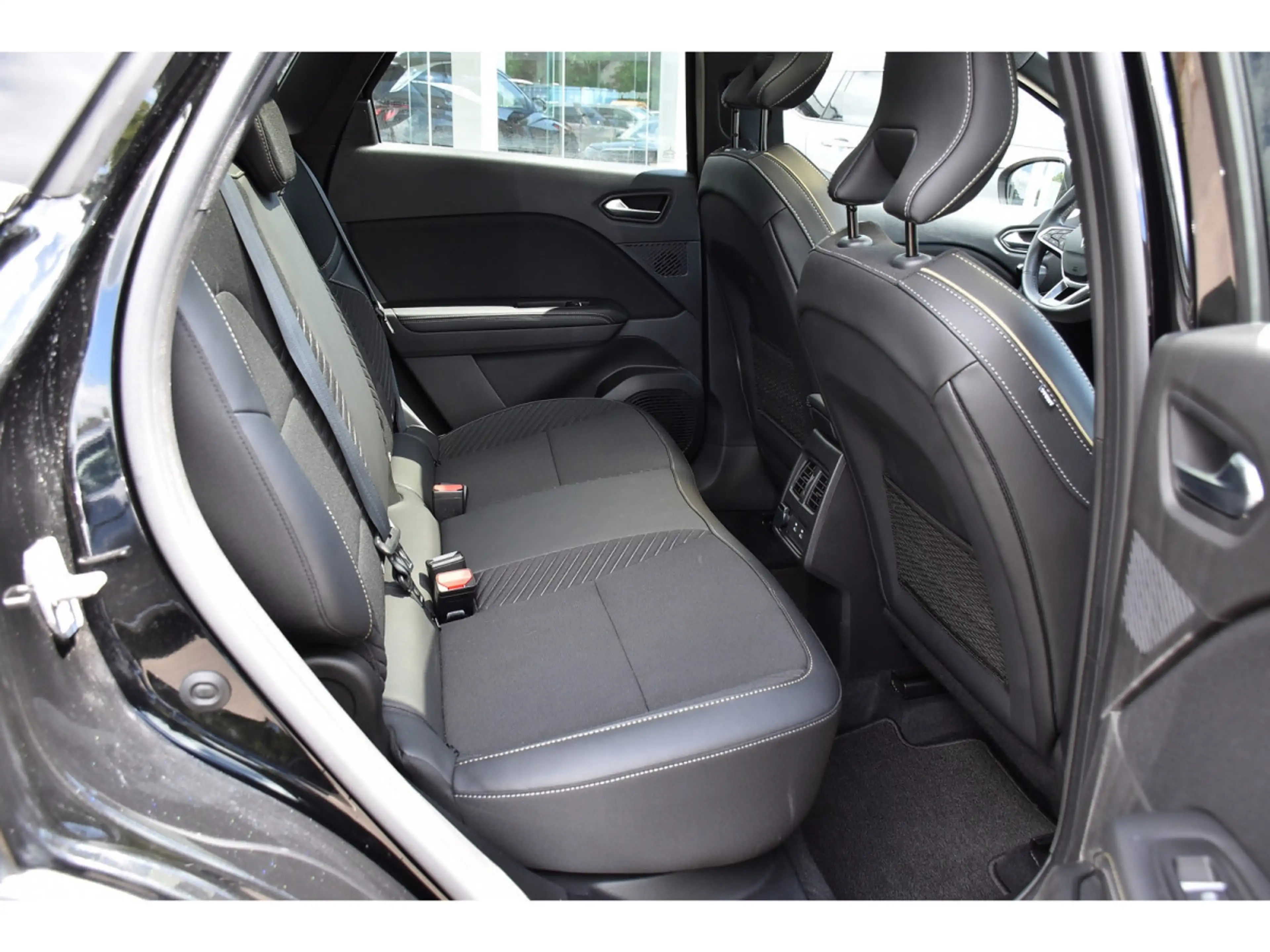 Renault Symbioz 1.6 E-TECH HEV Iconic EDC PANO HARMAN CAM360 1° M. — photo 8