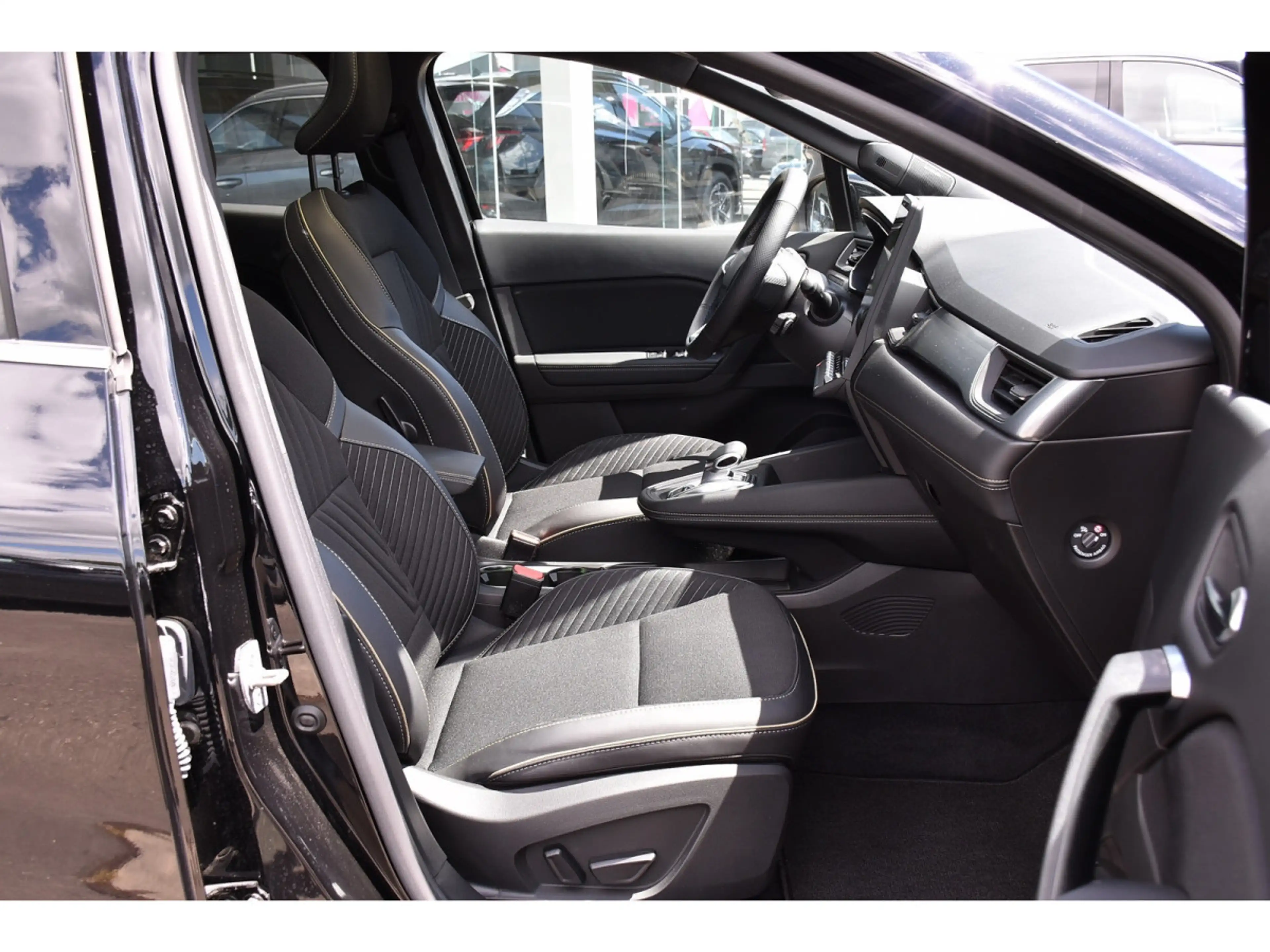 Renault Symbioz 1.6 E-TECH HEV Iconic EDC PANO HARMAN CAM360 1° M. — photo 7