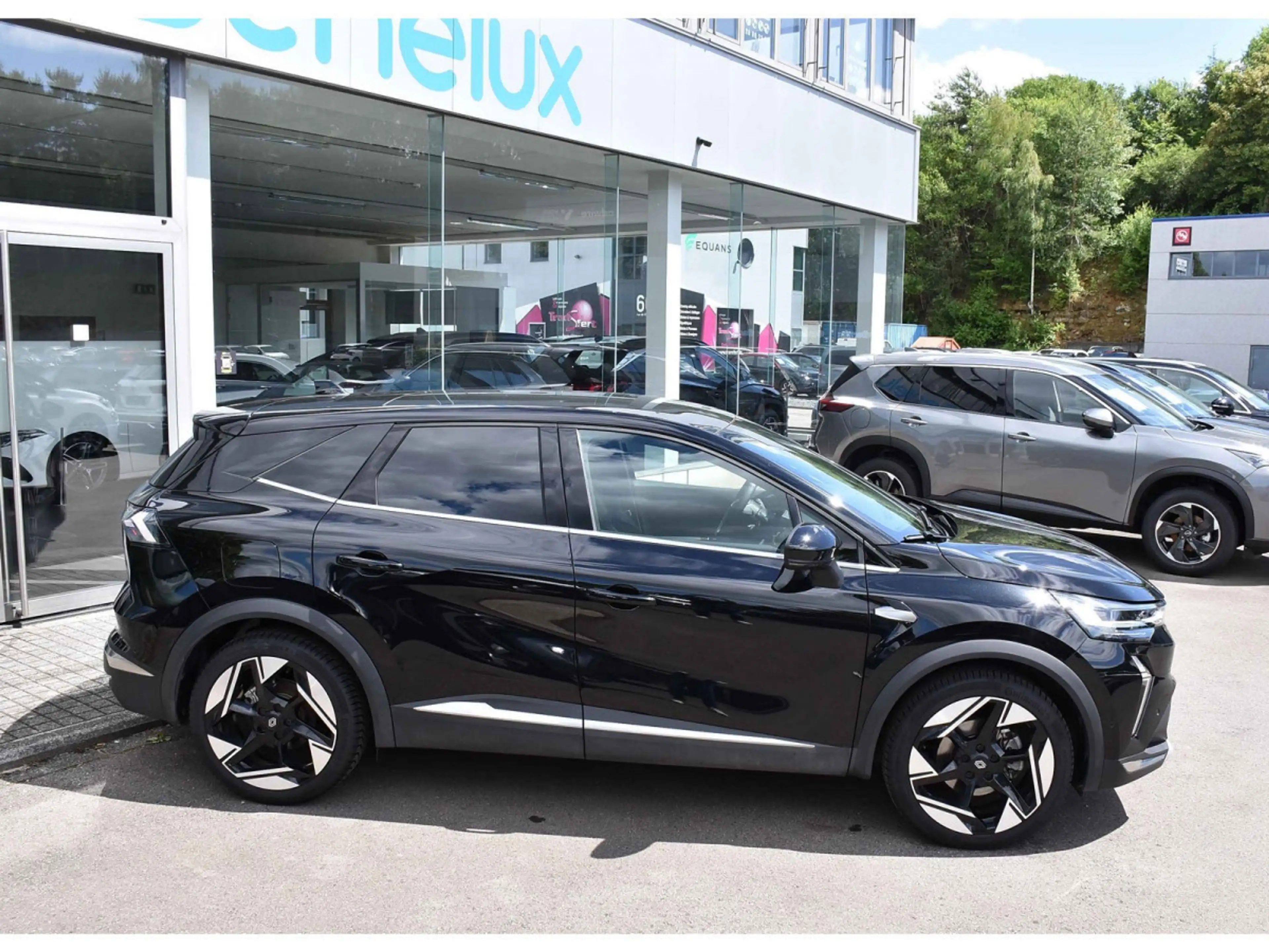 Renault Symbioz 1.6 E-TECH HEV Iconic EDC PANO HARMAN CAM360 1° M. — photo 3