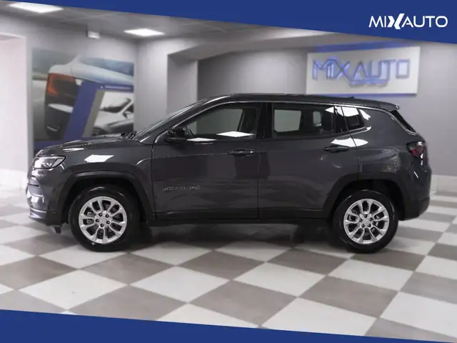 Jeep Compass view 3