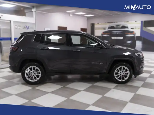 Jeep Compass view 6