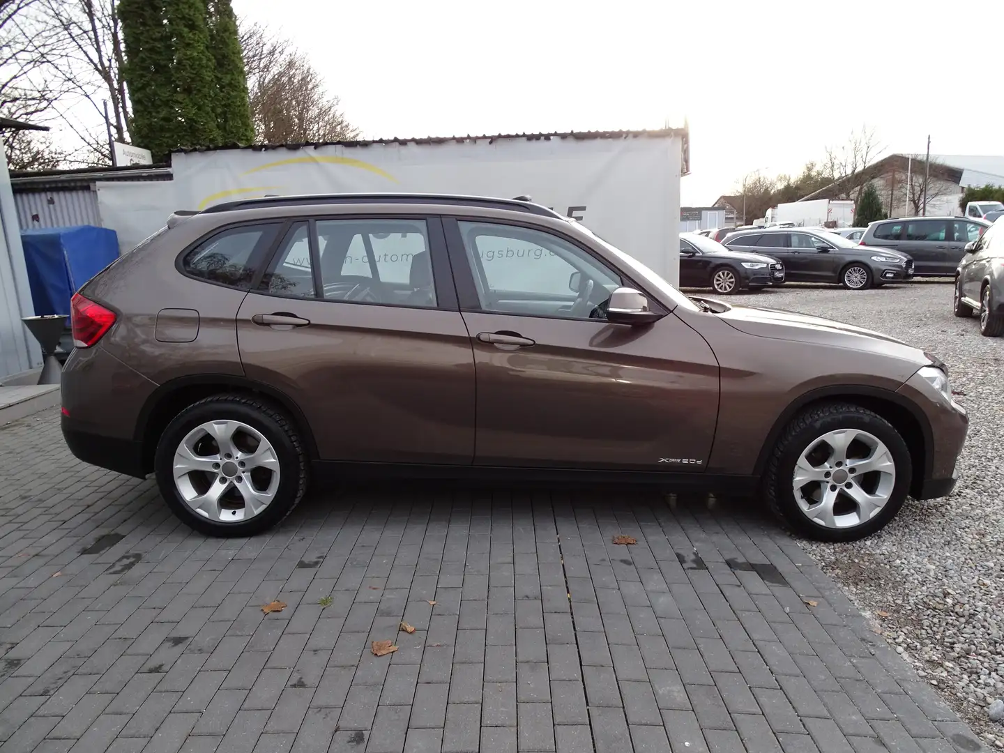 BMW X1 X1 xDrive20d Aut. Sport Line AHK PANO LEDER Braun - 2
