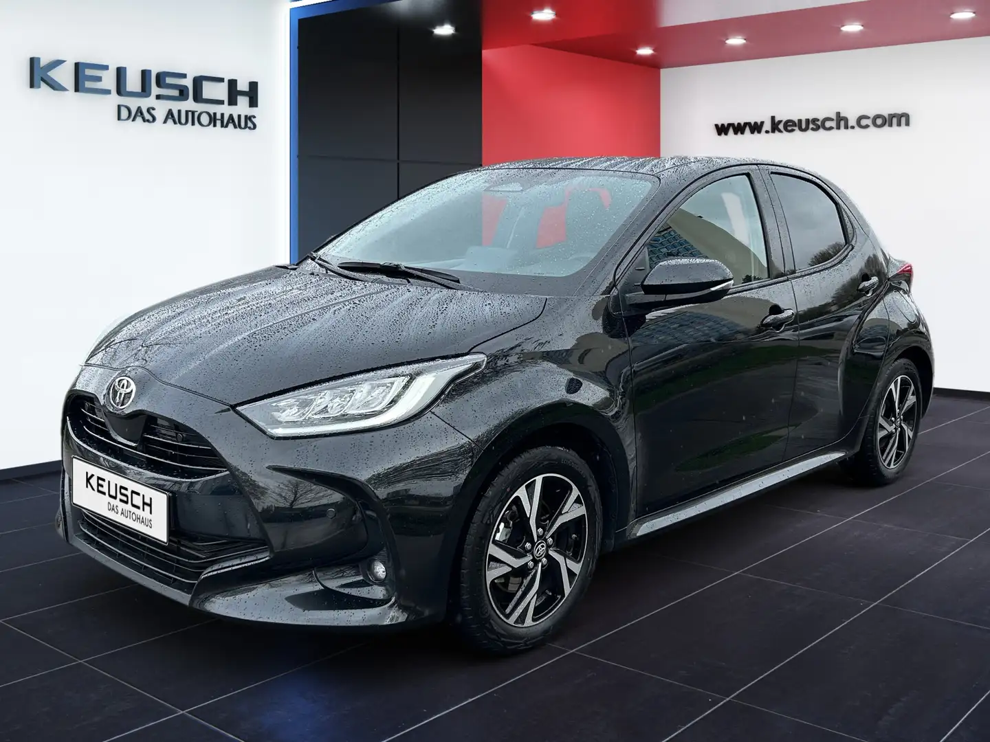 Toyota Yaris Yaris 1,5 VVT-i Hybrid Active Drive Schwarz - 2