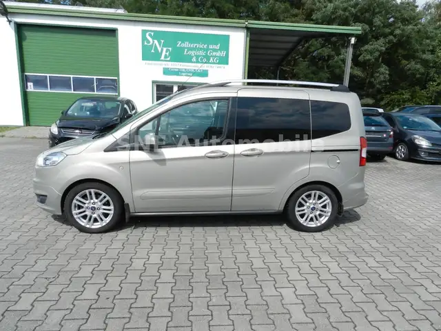 Ford Tourneo Courier Titanium