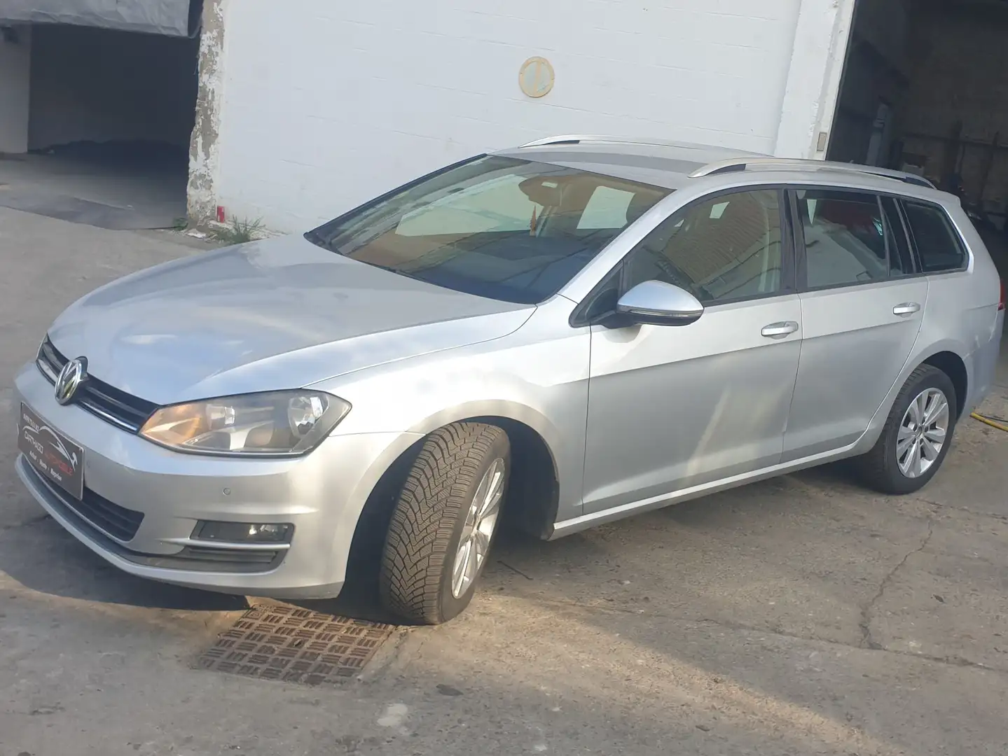 Volkswagen Golf 1.6 CR TDi Trendline Gris - 1