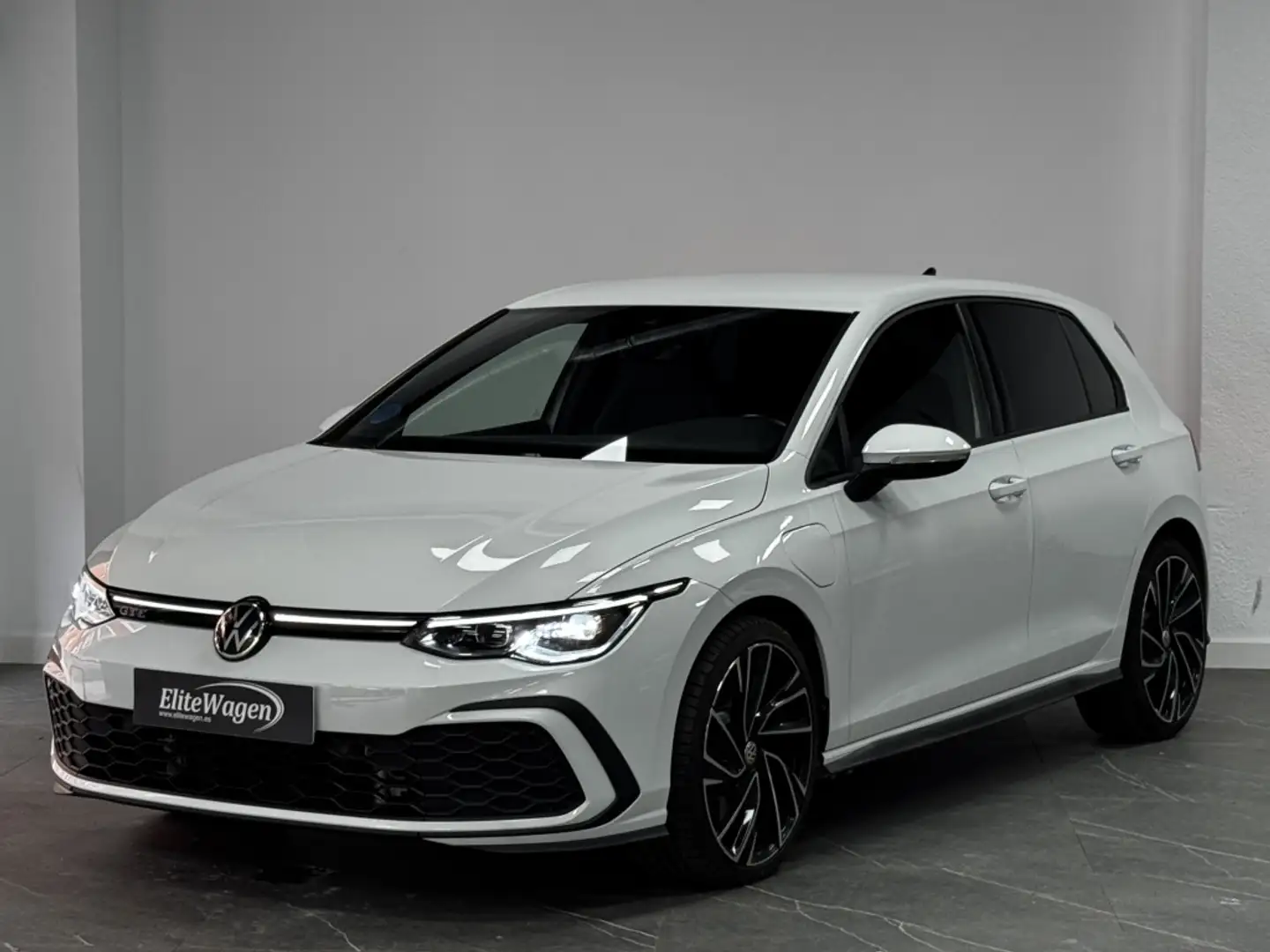 Volkswagen Golf GTE 1.4 TSI Schwarz - 2
