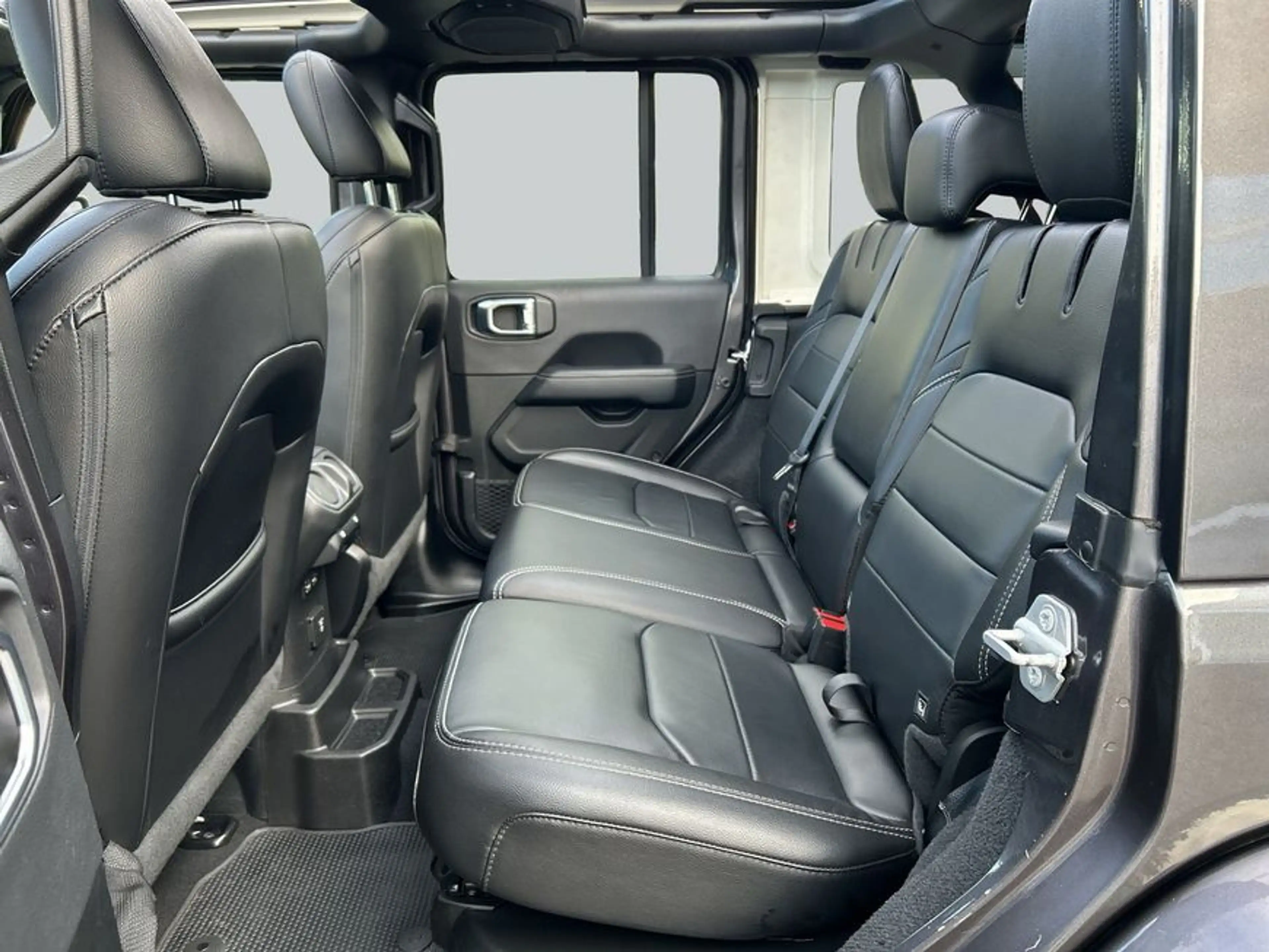 Jeep Wrangler Unlimited 2.0 PHEV Softtop AWD Sahara — photo 12