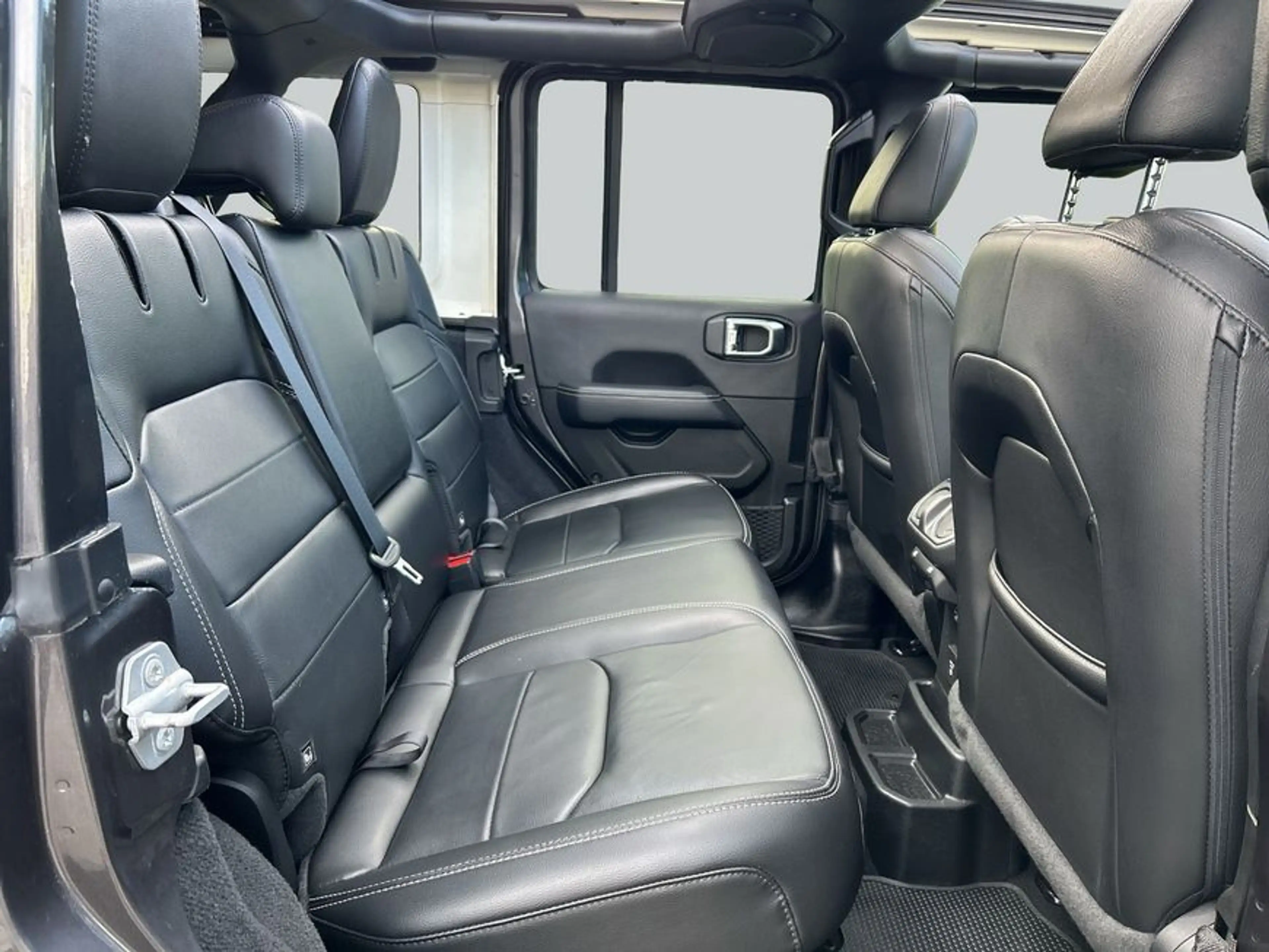 Jeep Wrangler Unlimited 2.0 PHEV Softtop AWD Sahara — photo 13