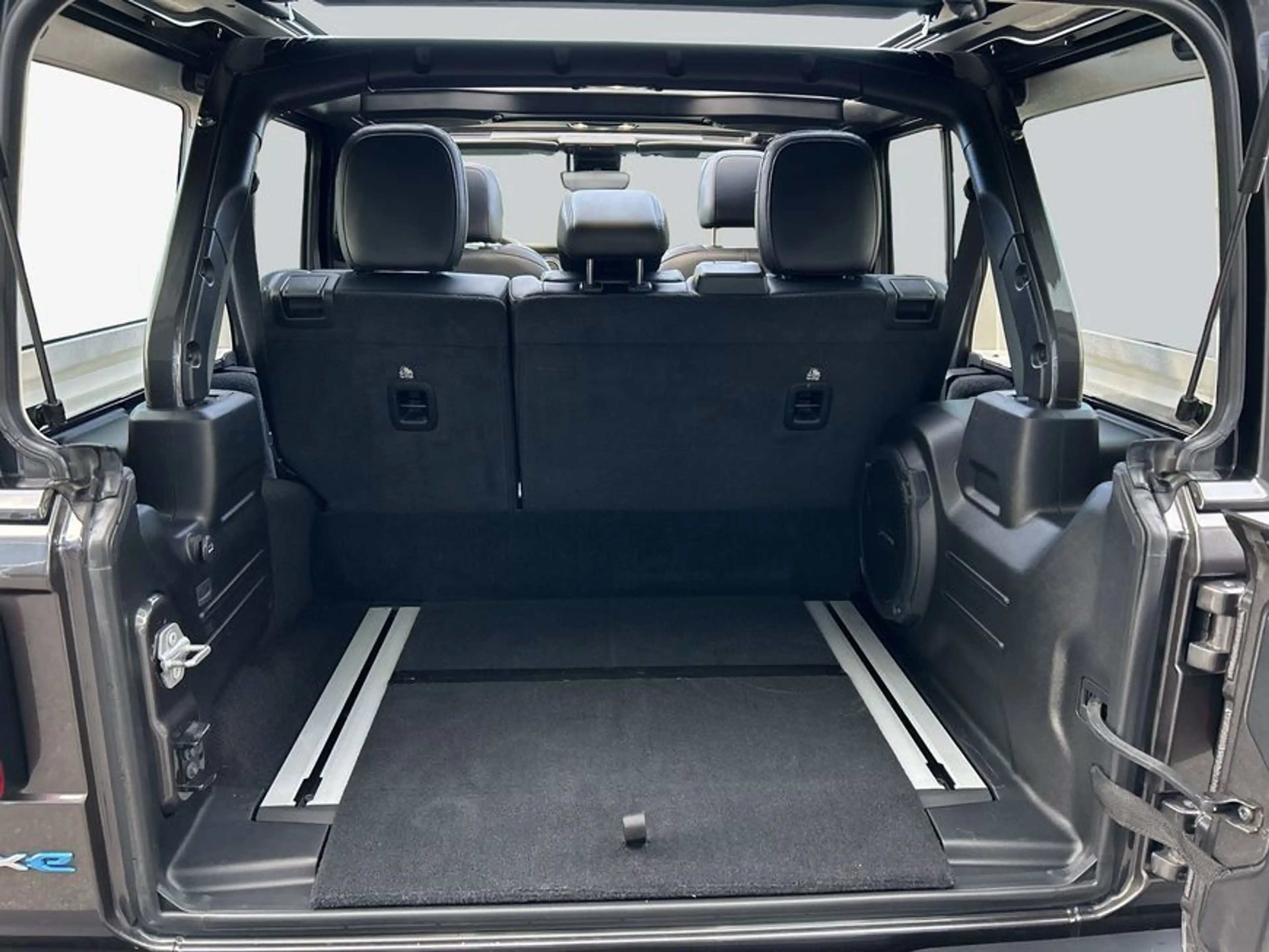 Jeep Wrangler Unlimited 2.0 PHEV Softtop AWD Sahara — photo 9