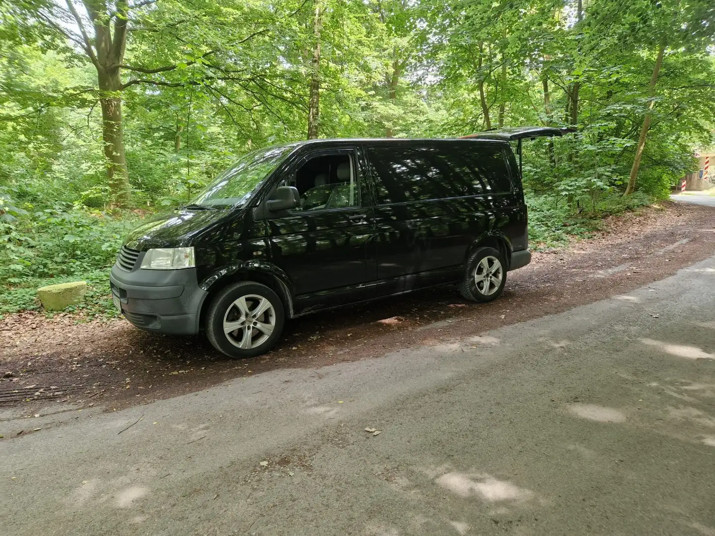 Volkswagen T5 Kombi Kasten Чорний - 1