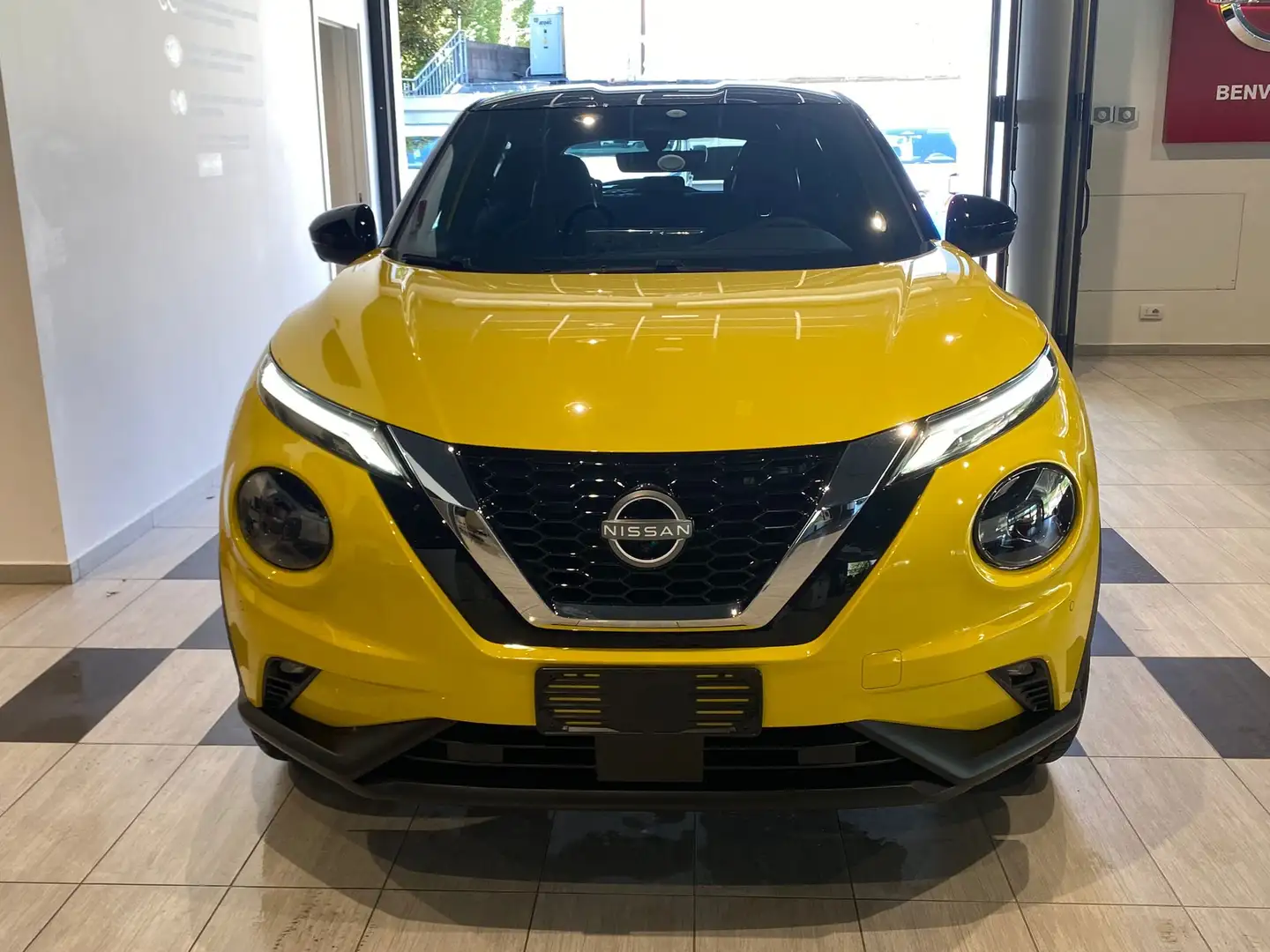 Nissan Juke 1.0 dig-t Tekna 114cv Giallo - 1