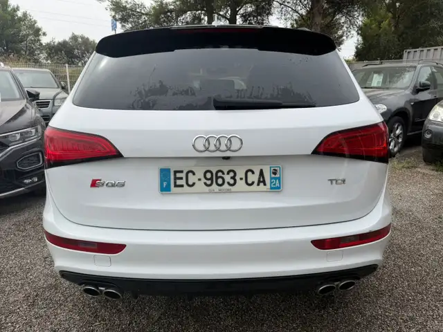 Audi SQ5 view 4
