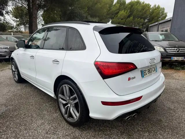 Audi SQ5 view 3