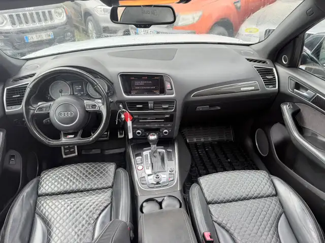 Audi SQ5 view 7