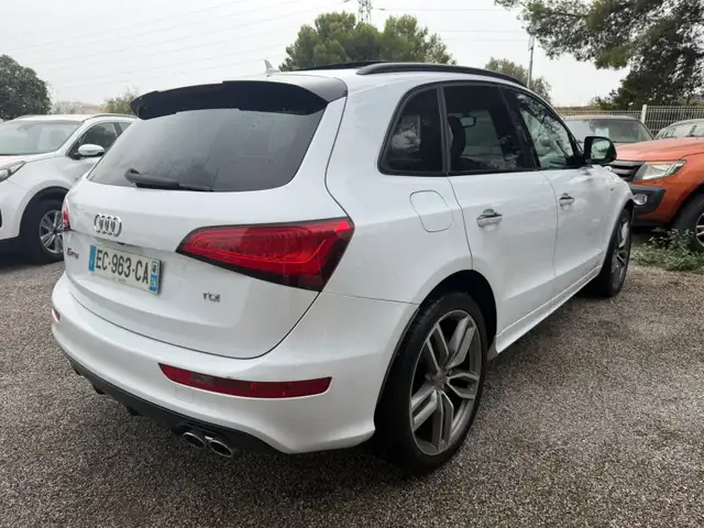 Audi SQ5 view 5